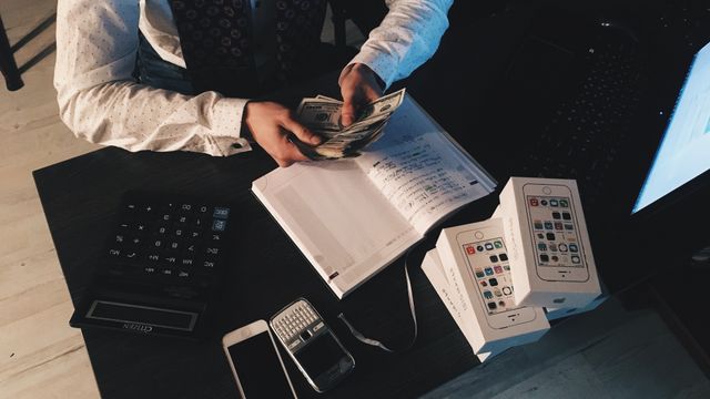 Je tiens votre comptabilité mensuelle (TVA incluse)